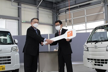 車両寄贈